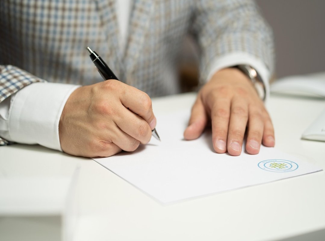 Critical Questions to Ask Before Signing a Contract